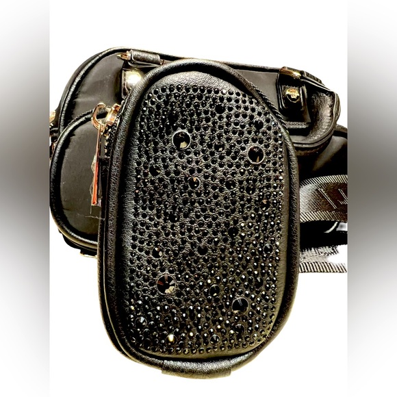 Madden Girl NWT Black Nylon Compact Camera Crossbody Bag Ear Bud Case (P029) - Picture 7 of 10